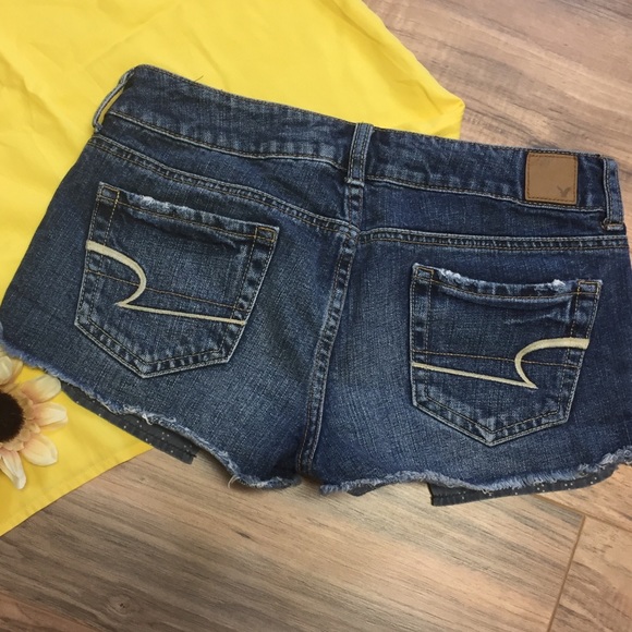 American Eagle Denim Short Shorts Distressed Size 4 EUC - Picture 5 of 7